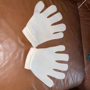 White Oversized Gloves